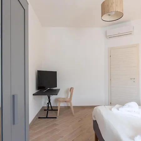 Casa Di Iole Apartment *